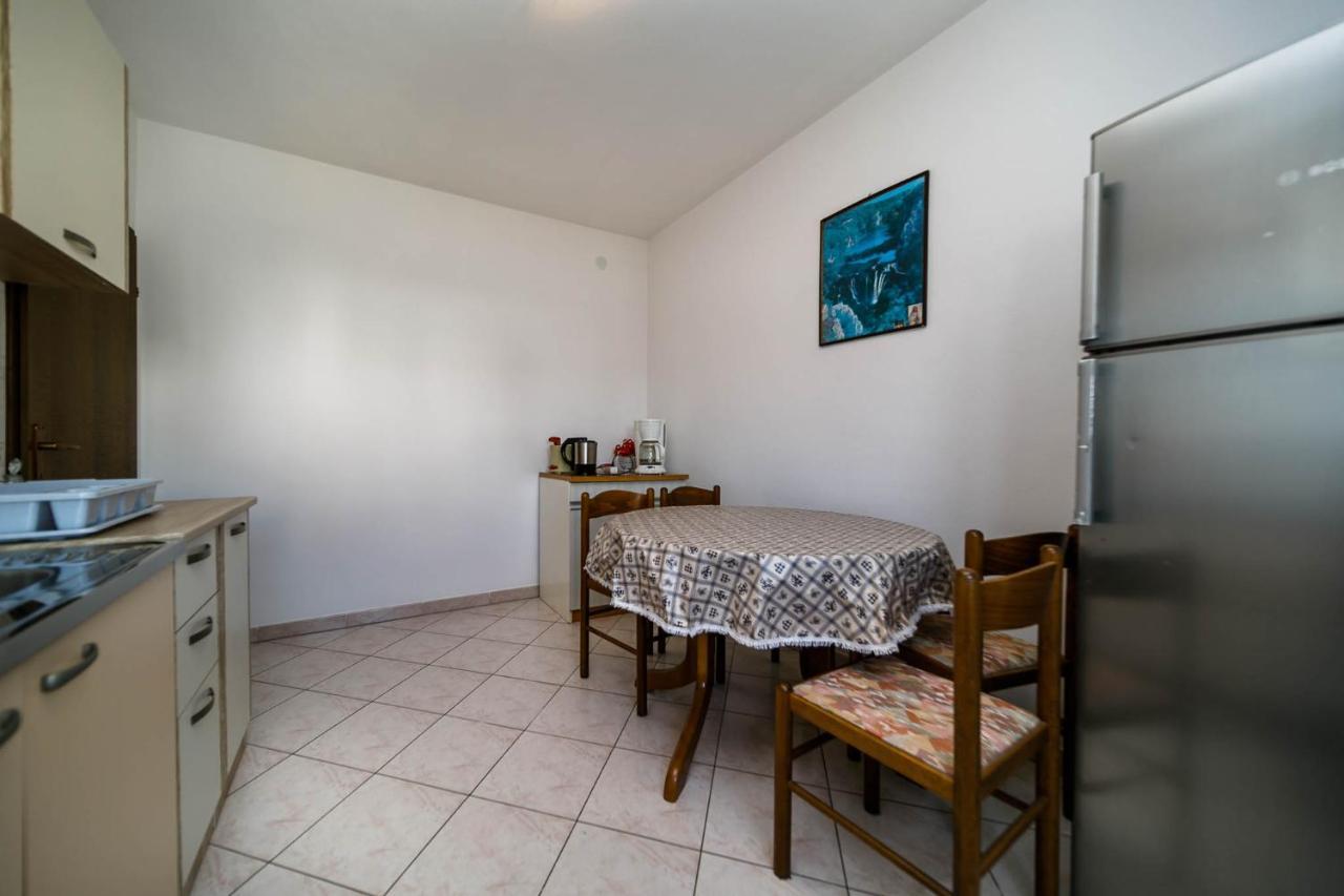 Apartments Mate Balote 54 Krk Town Exterior photo