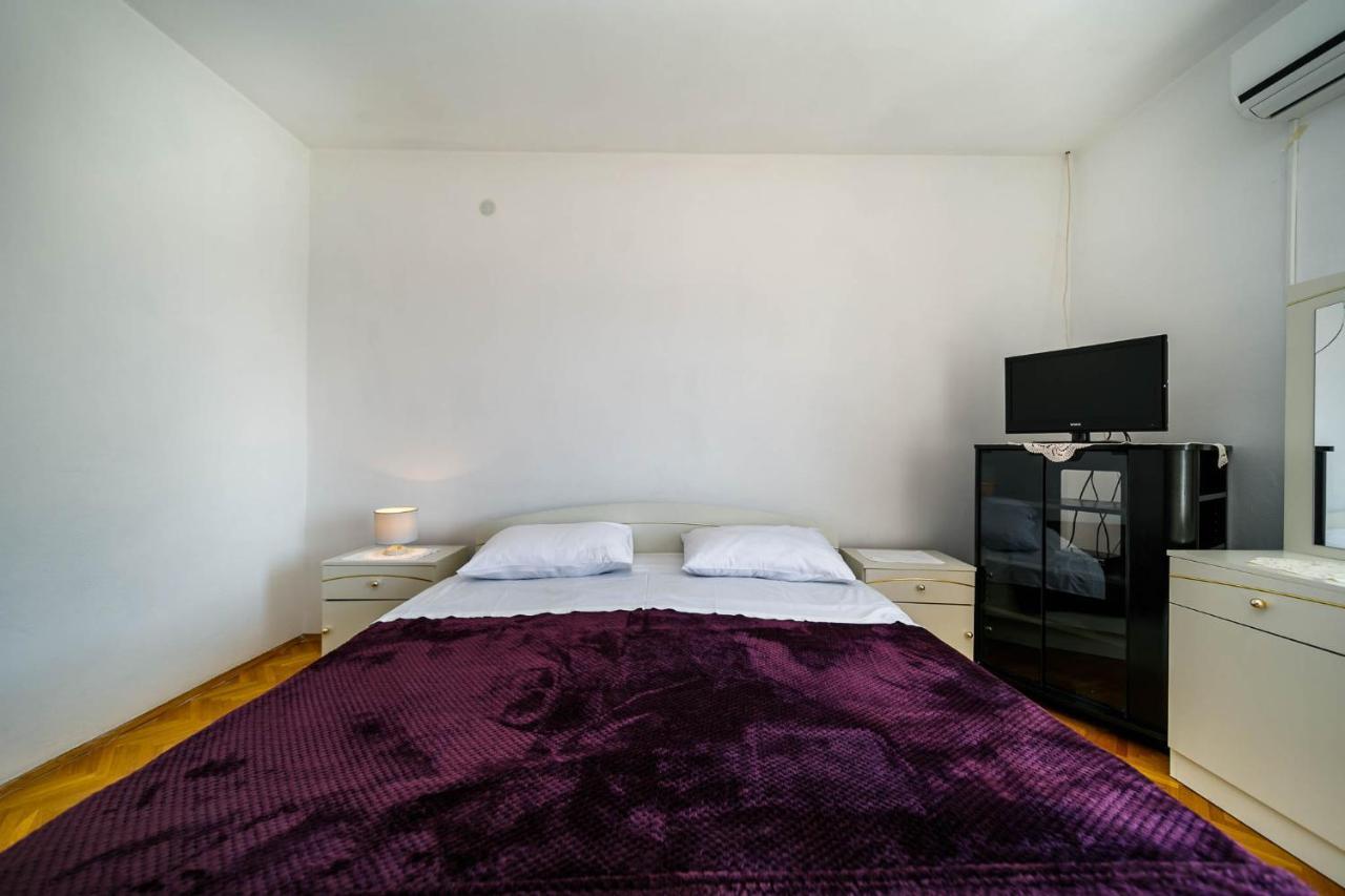 Apartments Mate Balote 54 Krk Town Exterior photo