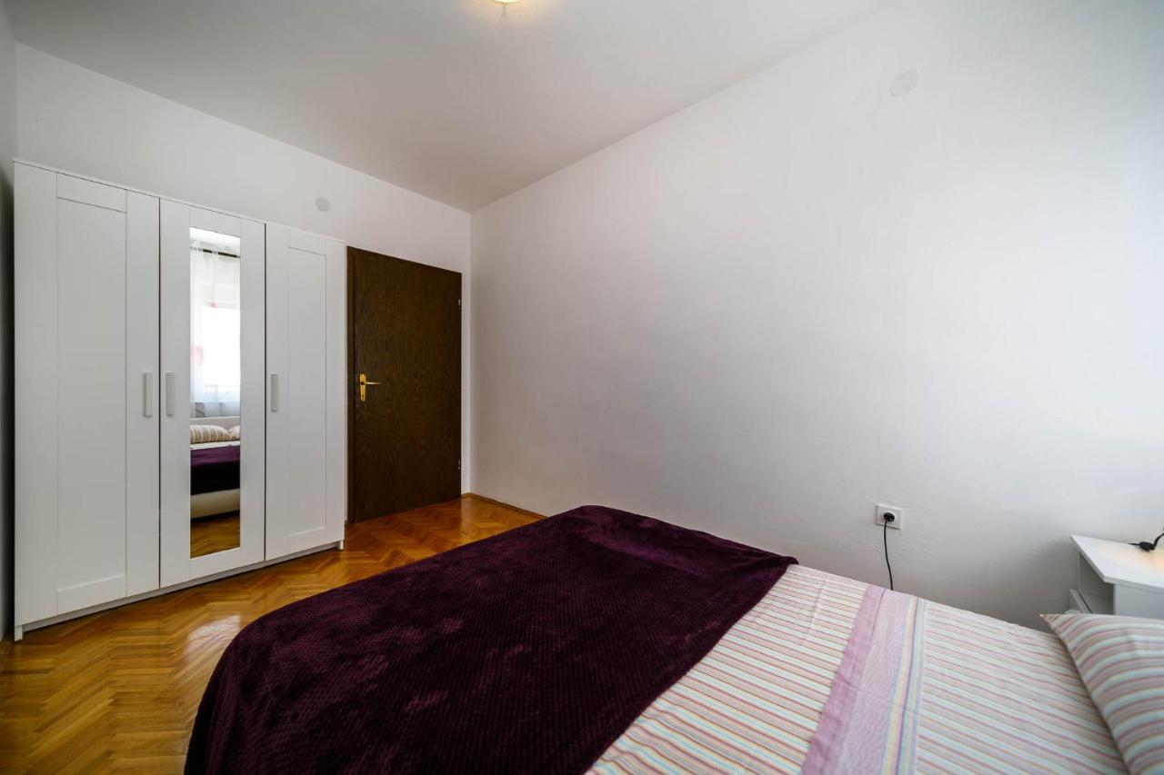 Apartments Mate Balote 54 Krk Town Exterior photo