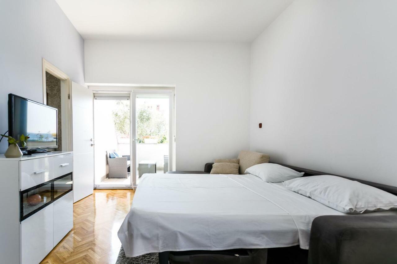 Apartments Mate Balote 54 Krk Town Exterior photo