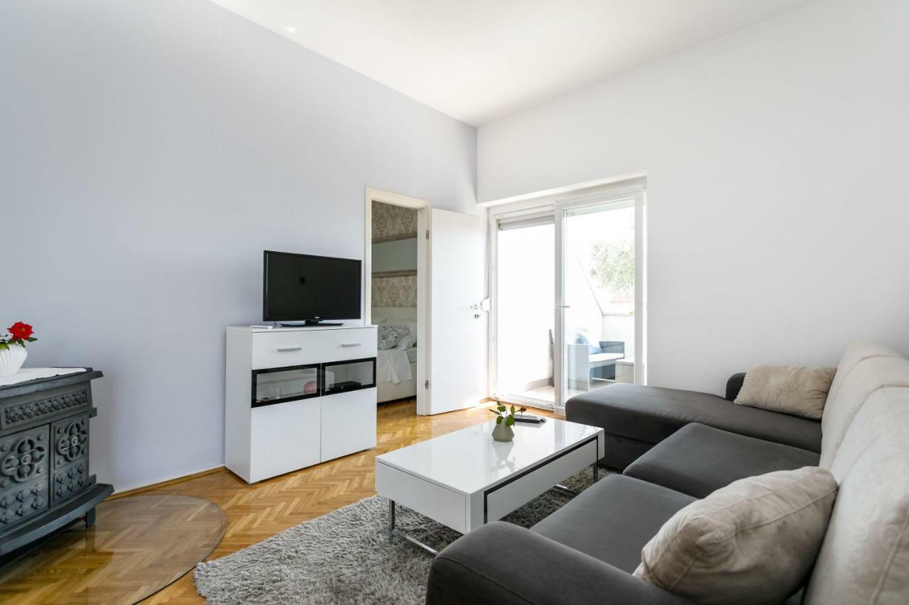 Apartments Mate Balote 54 Krk Town Exterior photo