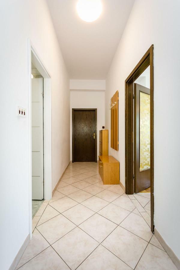 Apartments Mate Balote 54 Krk Town Exterior photo