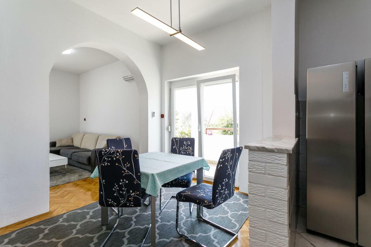 Apartments Mate Balote 54 Krk Town Exterior photo