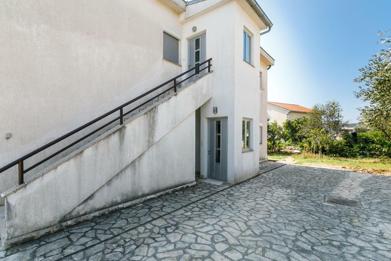 Apartments Mate Balote 54 Krk Town Exterior photo